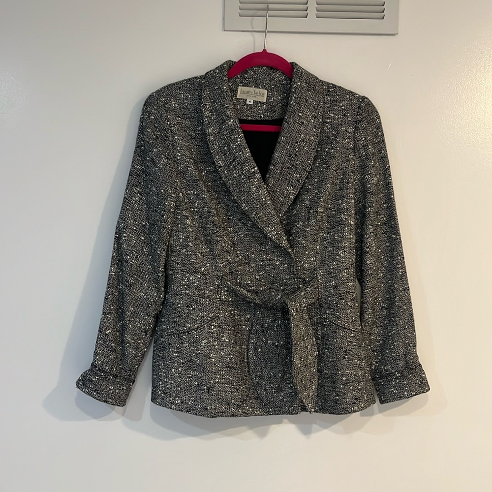 Lauren Taylor suit with bouclay fabric and tie front. Perfect condition